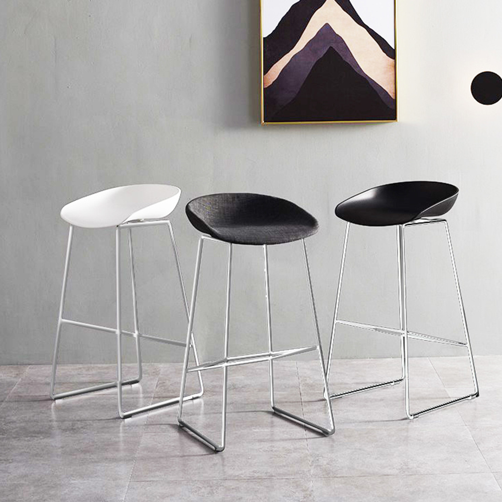 Полубарные стулья NEO