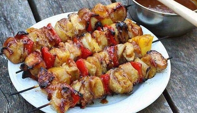 Шашлык на шпажках в духовке: Сочнее, чем на мангале! Секрет в маринаде