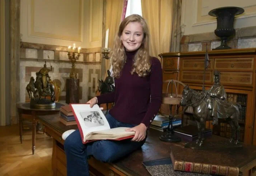 Елизавета Тереза Мария Елена Бельгийская, герцогиня Брабантская — наследная принцесса Бельгии, старшая дочь короля Бельгии Филиппа и его жены королевы Матильды, внучка Альберта II.