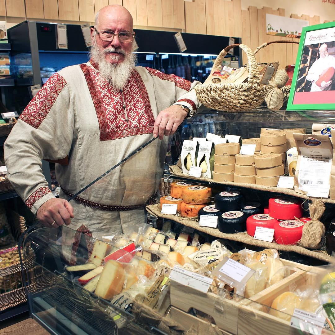 Из фотоархива "Богдарни". Джон Кописки с сырами собственного производства.
