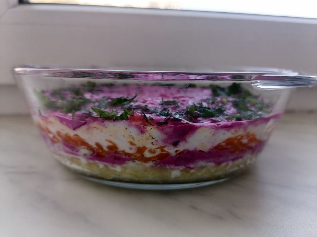 у меня 2 слоя селёдки со свеклой