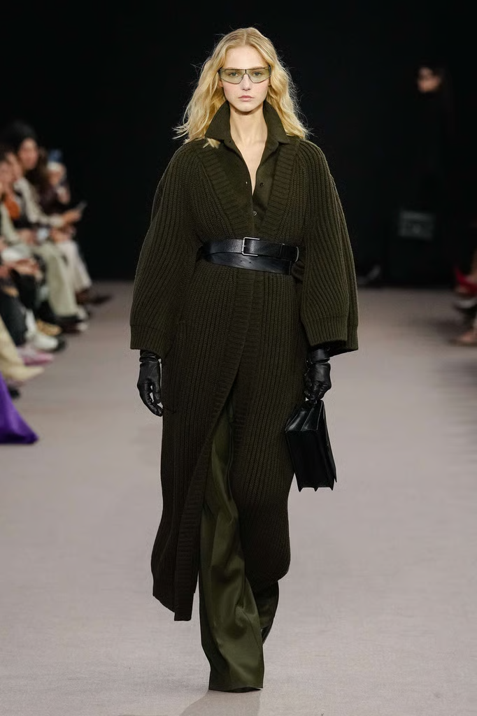 Max Mara Осень/зима 2025/2026 милан - womenswear подиум