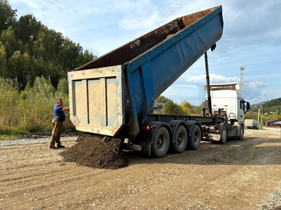    Ремонт дорог в Горно-Алтайске. Источник: t.me/OlgaSafronovaofficial