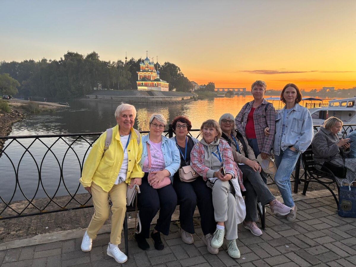 Закат в Угличе и все мы ( Гали правда не было)