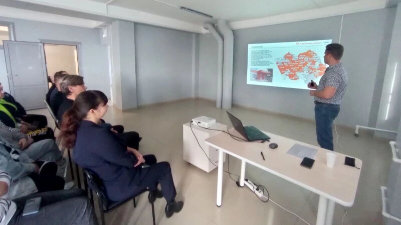     Промежуточные итоги реализации федерального проекта «Производительность труда» подвело ООО «Горизонт». Фото предоставлено КАУ «Алтайский центр кластерного развития».