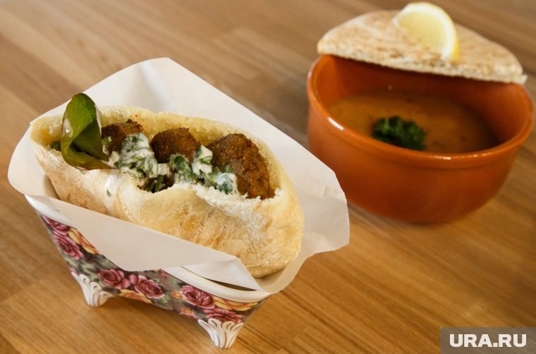    Мохамед Али первый познакомил пермяков с фалафелем