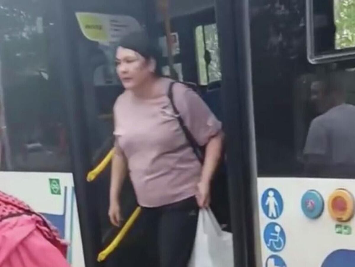    Кадр из вирусного видео "Мама, вызывай такси"