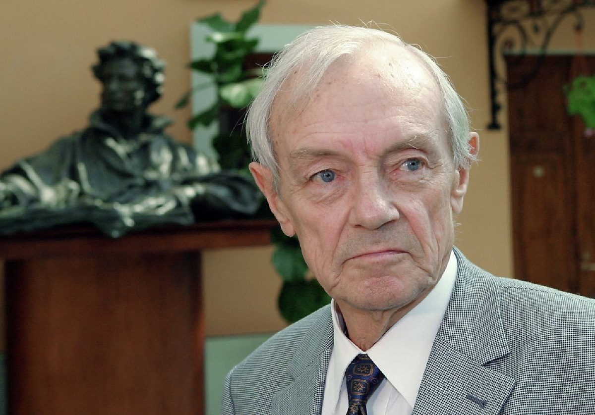    Кирилл Лавров (фото: РИА Новости / Руслан Кривобок)