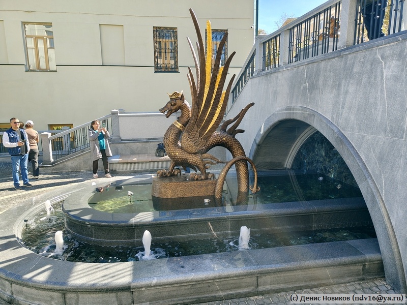 Ещё один Зилант поселился в Казани (на улице Миславского)