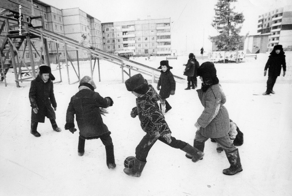 Лесобаза. Конец 1980-х годов. Фото Сергея Киселева. Источник: ТЮМЕНЬ до НАШЕЙ ЭРЫ