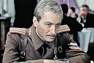 КАДР ИЗ ФИЛЬМА " ХОЖДЕНИЕ ПО МУКАМ". НОЖКИН В РОЛИ ВАДИМА РОЩИНА