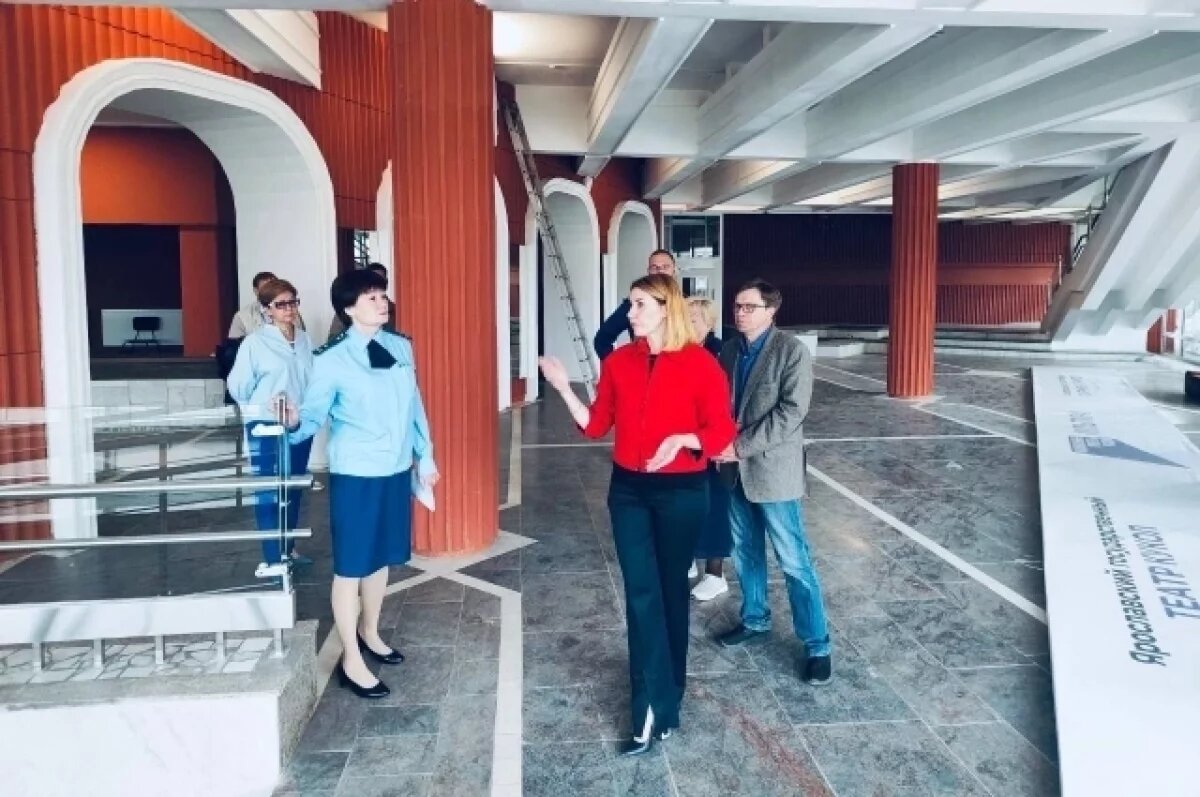    В Ярославле прокуратура проверила ремонт ТЮЗа