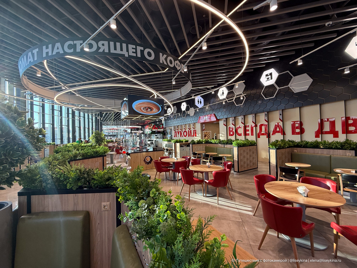 Зато вот заценили новую "заправку" на платной трассе. Тут даже стиральные машины и душ есть. Я в шоке, конечно.