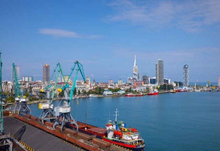 Батумский морской порт, Батуми, Грузия (Фото: kmg.kz)