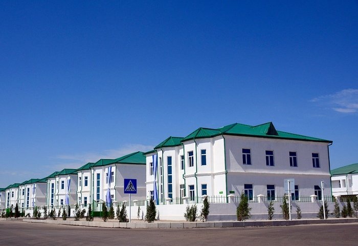 Церемония открытия посёлка Битараплык в Куняургенчском этрапе Дашогузского велаята, 11 сентября 2025 года, Туркменистан (Фото: TDH)