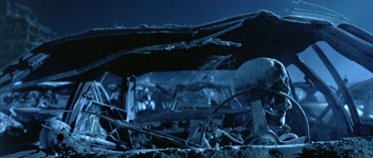 Постапок в фильмах/сериале по Терминатору - это всегда флэшбеки. Кроме Т4, но...