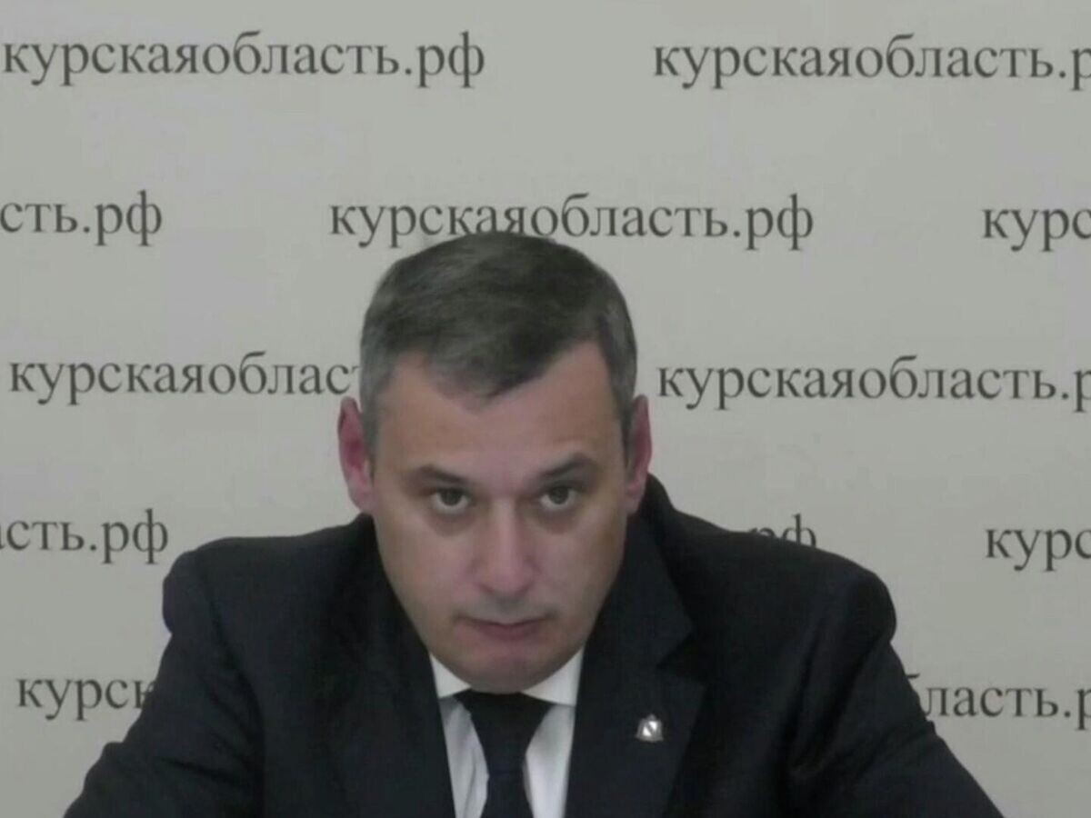    "Вы будете работать "за еду" – Хинштейн раскритиковал подрядчика за нарушение сроков ремонта школы© Правительство Курской области