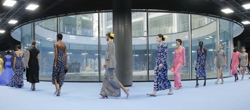 Показ Carolina Herrera Ready-to-Wear