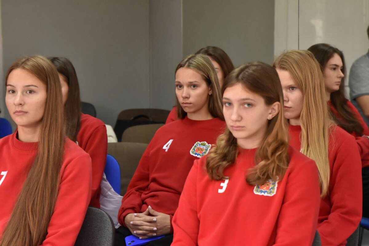     В волейбольном клубе «Оренбуржье» впервые появилась женская команда Антон Пичурин
📷    В волейбольном клубе «Оренбуржье» впервые появилась женская команда Антон Пичурин
