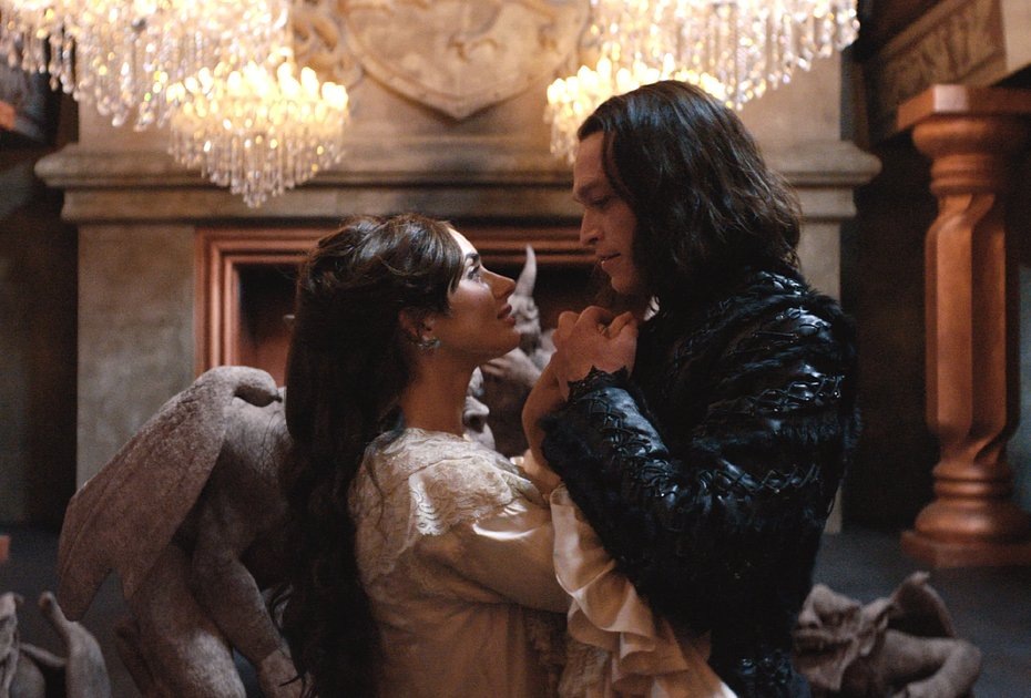 “ЛЮБОВЬ - ОЧЕНЬ СИЛЬНОЕ ОРУЖИЕ, БЛАГОДАРЯ КОТОРОМУ ЧЕЛОВЕК СПОСОБЕН СВЕРНУТЬ ГОРЫ И ИСПЕПЕЛИТЬ ВСЁ НА СВОЁМ ПУТИ."