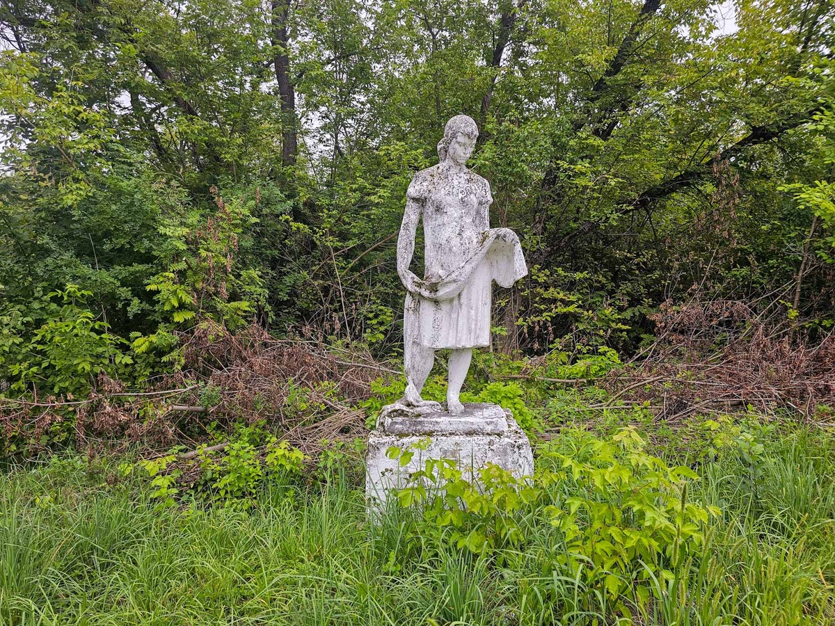 Ивановская область. Пучеж. Скульптура "Ткачиха"