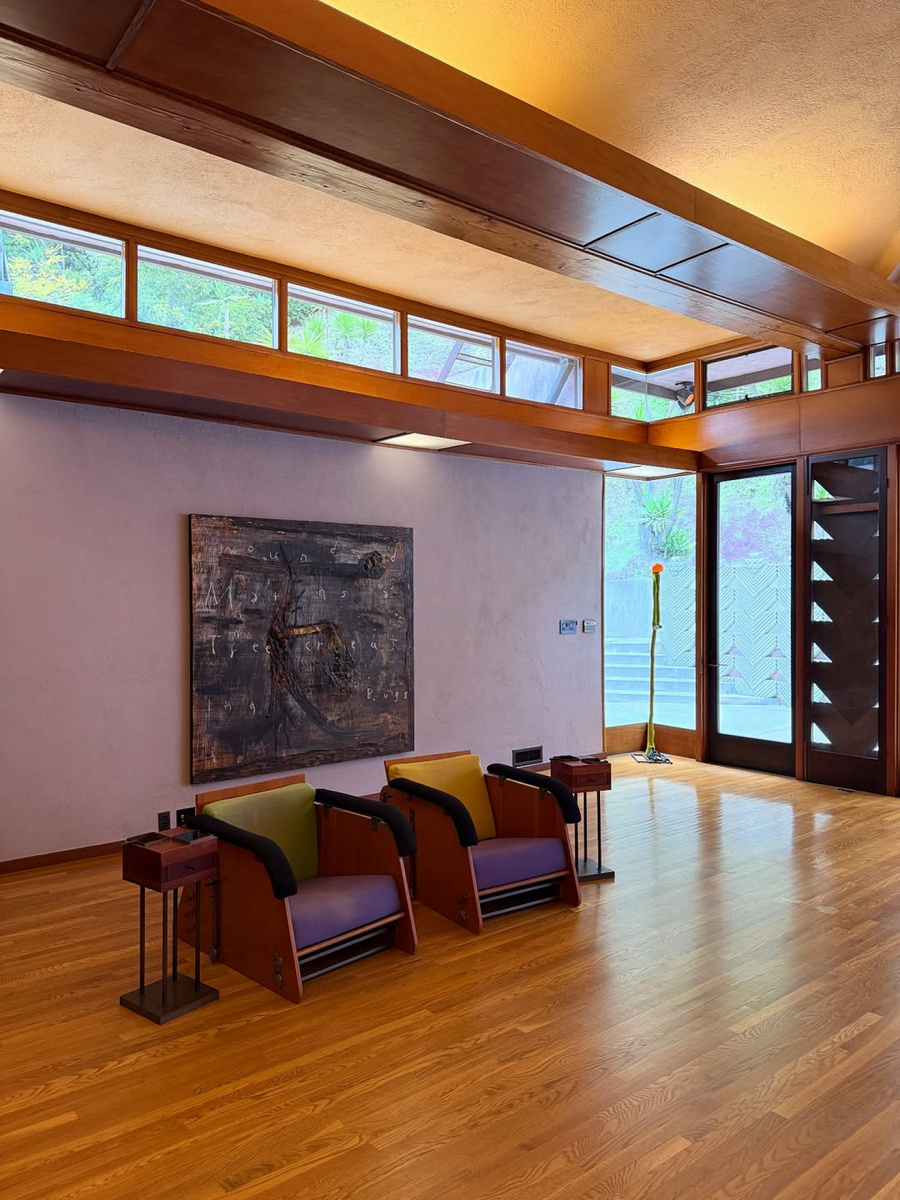    Поместье Дэвида Линча в Голливуде выставили на продажу за 15 миллионов долларов (фото 1)