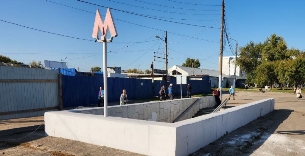    Сход №4 и прилегающий к нему подуличный переход будут закрыты из-за строительства крытого павильона