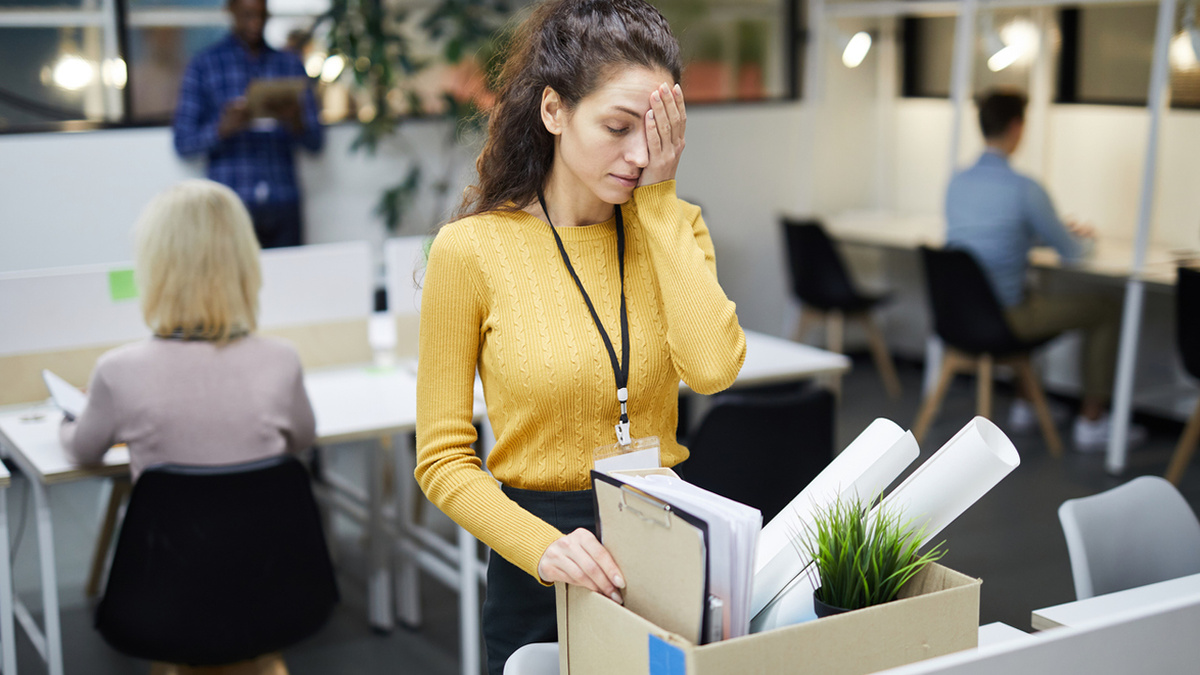 Компании готовят сокращение сотрудников уже осенью: лишние люди