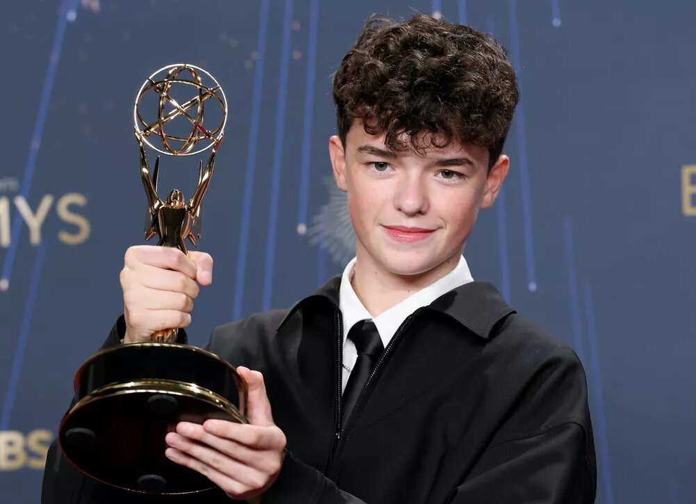    Звезда сериала "Переходный возраст" Оуэн Купер стал самым молодым лауреатом "Эмми" в истории