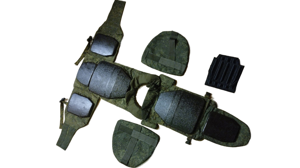 Фото: бронежилет 6Б45. Коллаж Российский Союз Инженеров