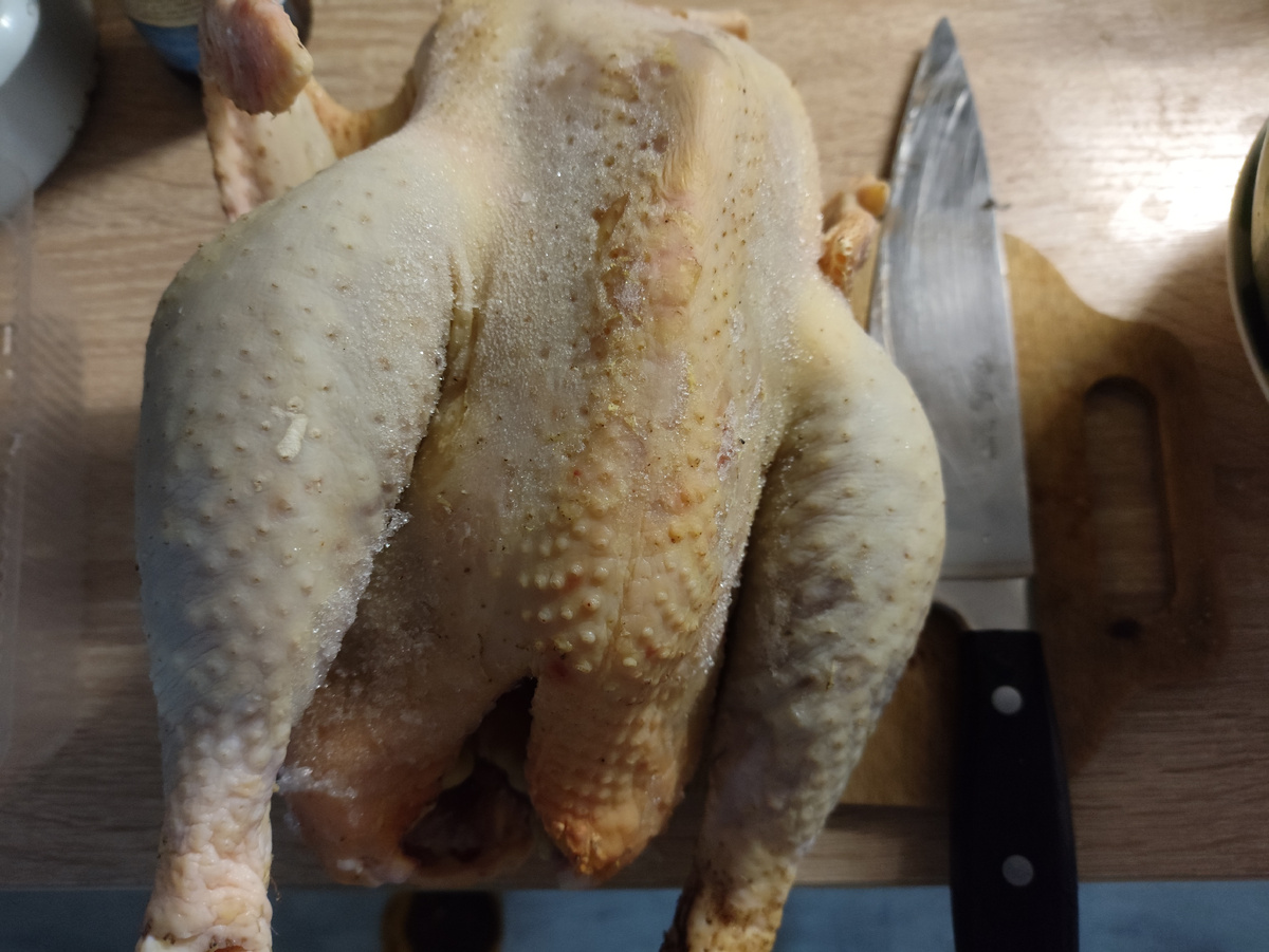 Еще весь в инее...