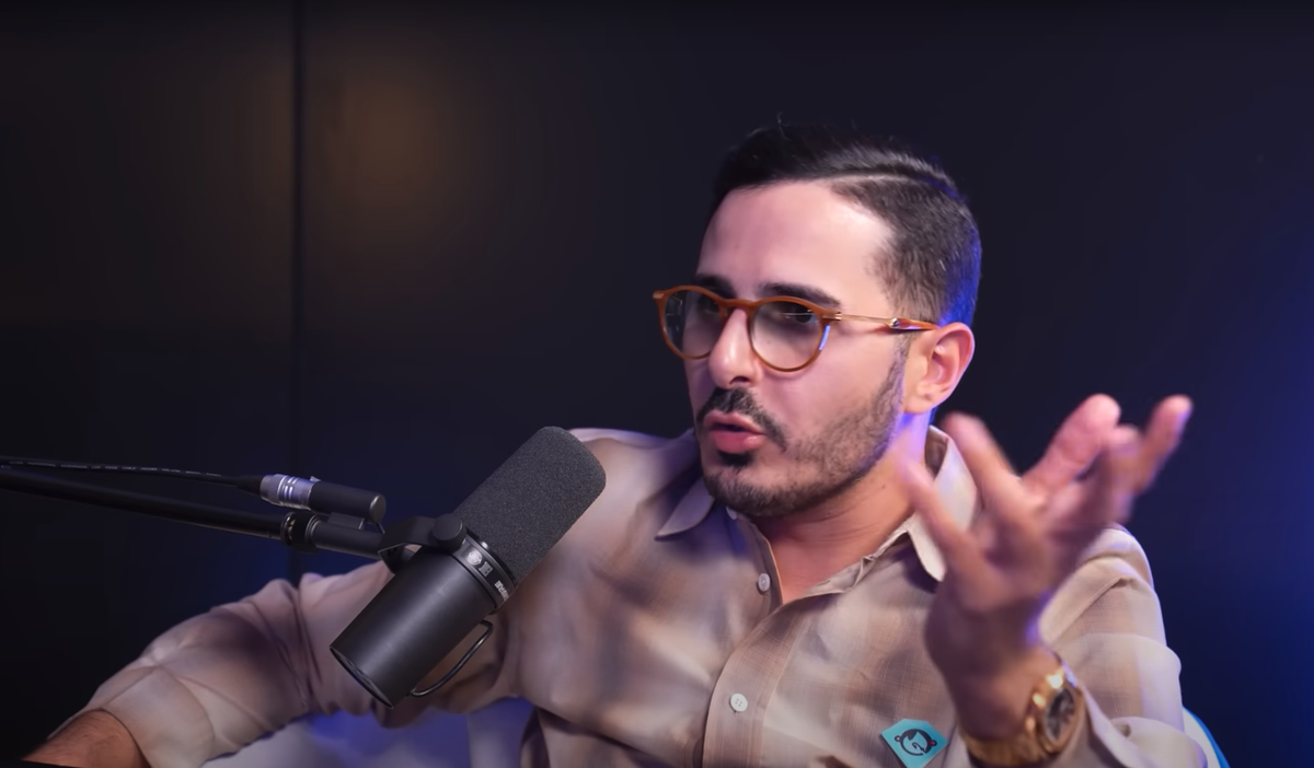    Саймон Леваев. Кадр: YouTube-канал "The BlueTick Show"