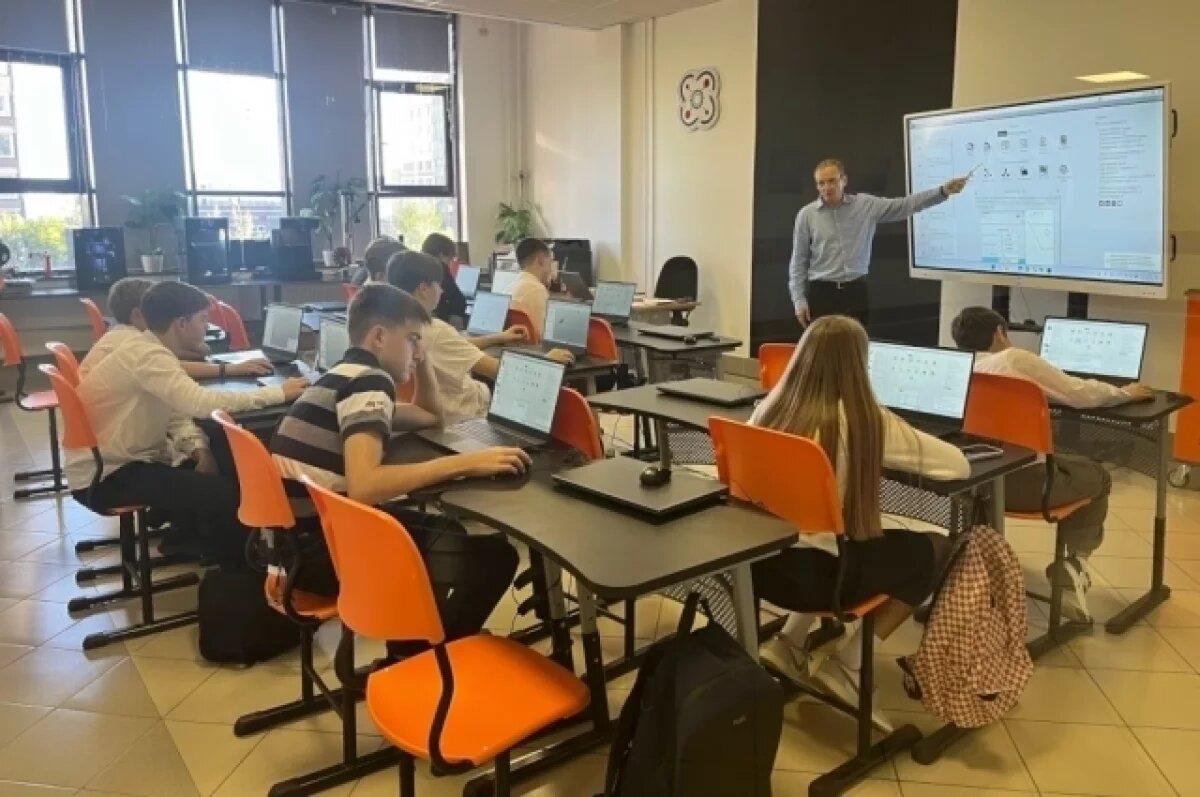    Беглов: в Петербурге каждый ребёнок может найти себе дело по душе