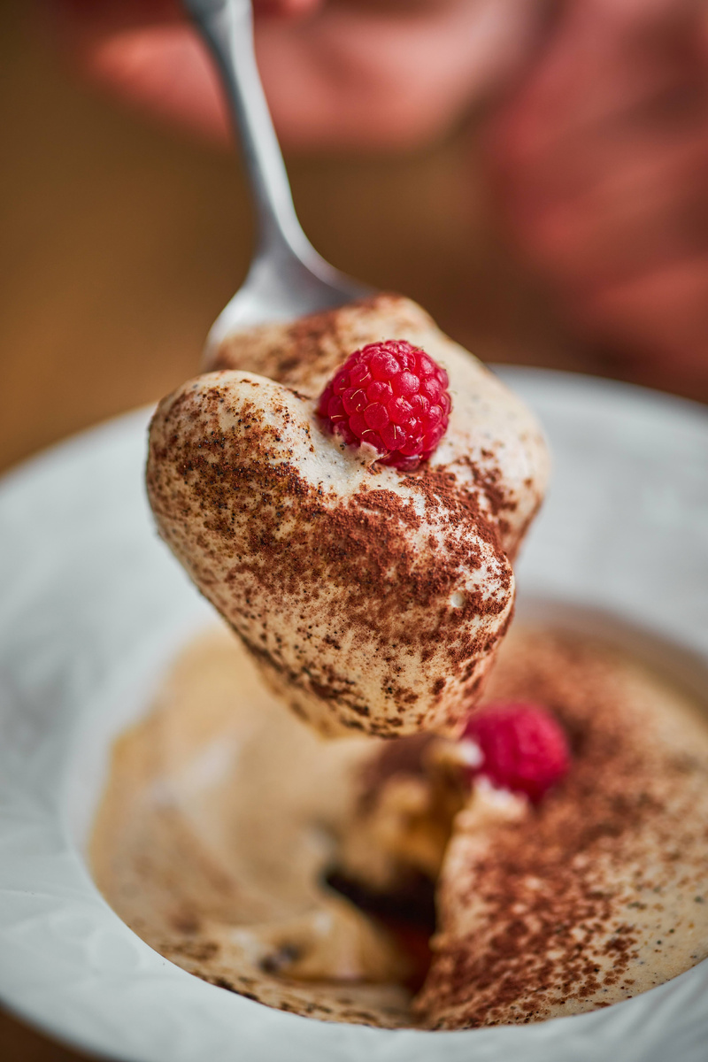 Ржаной тирамису с савоярди, солодом и свежей малиной, «Цыпочка»