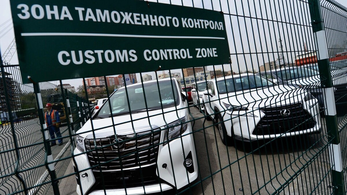 Минпромторг блокирует поставки популярных автомобилей. Автор: Юрий Смитюк. Источник: ТАСС