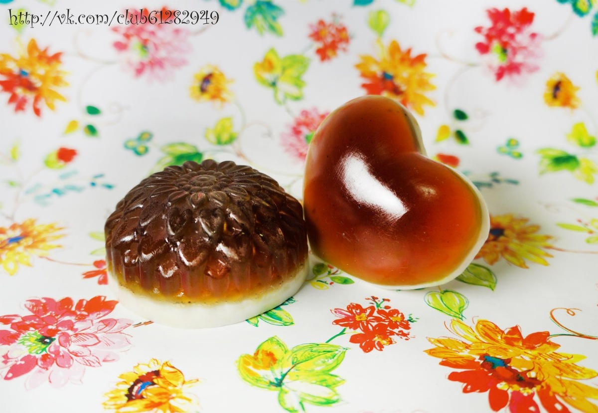 Мыло "Кофе с молоком" и "Свидание в кофейне".  Автор мыла и фотографий Корягина Светлана (Корга Арт)