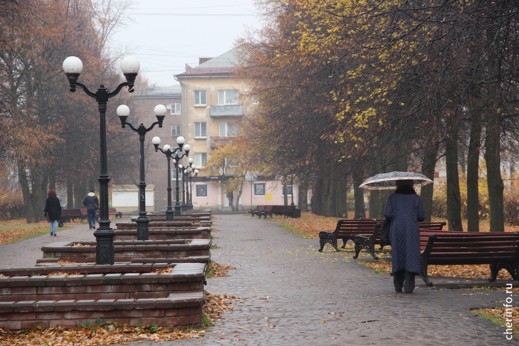    По информации синоптиков, в ближайшие дни антициклон сдаст свои позиции и сместится дальше на восток.