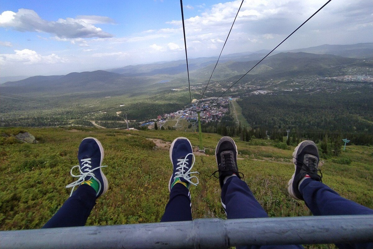 Вид на поселок с канатки