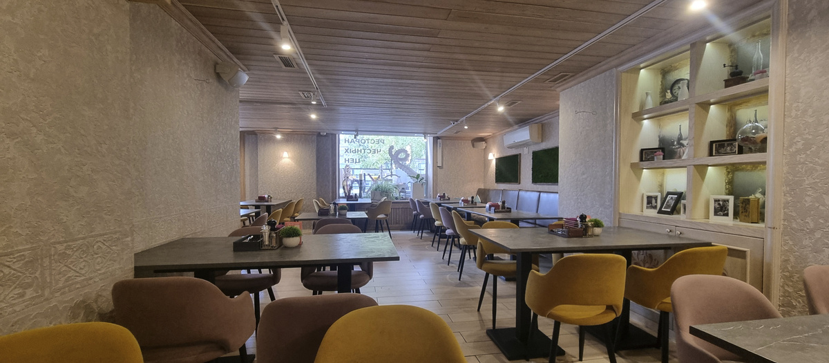 "True Cost", интерьер