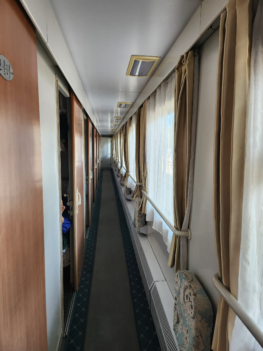 Тамбур корейского поезда 