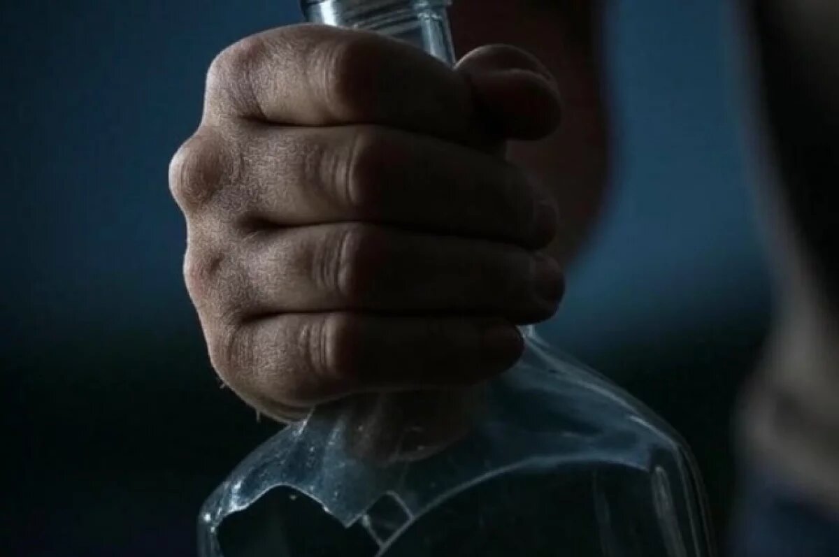    В центре Петербурга мужчина порезал прохожего осколком стекла