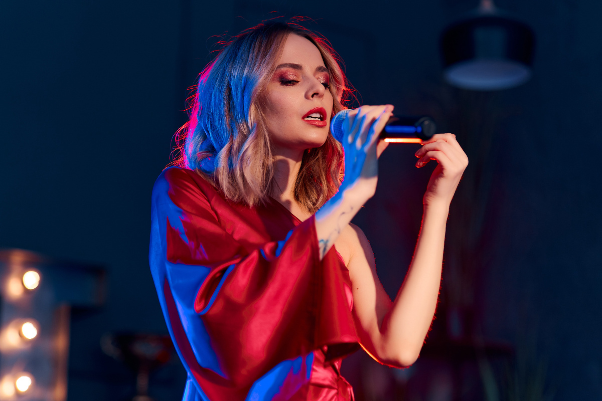 Юлия Кантонистова - вокалистка, музыкант, продюсер, педагог по вокалу