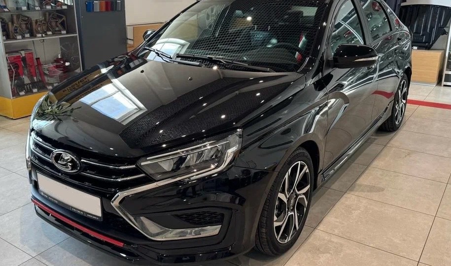 Vesta возвращается в игру. Три новые конфигурации на подходе. Сумеет ли Lada удивить водителей и станут ли новинки реальной альтернативой?