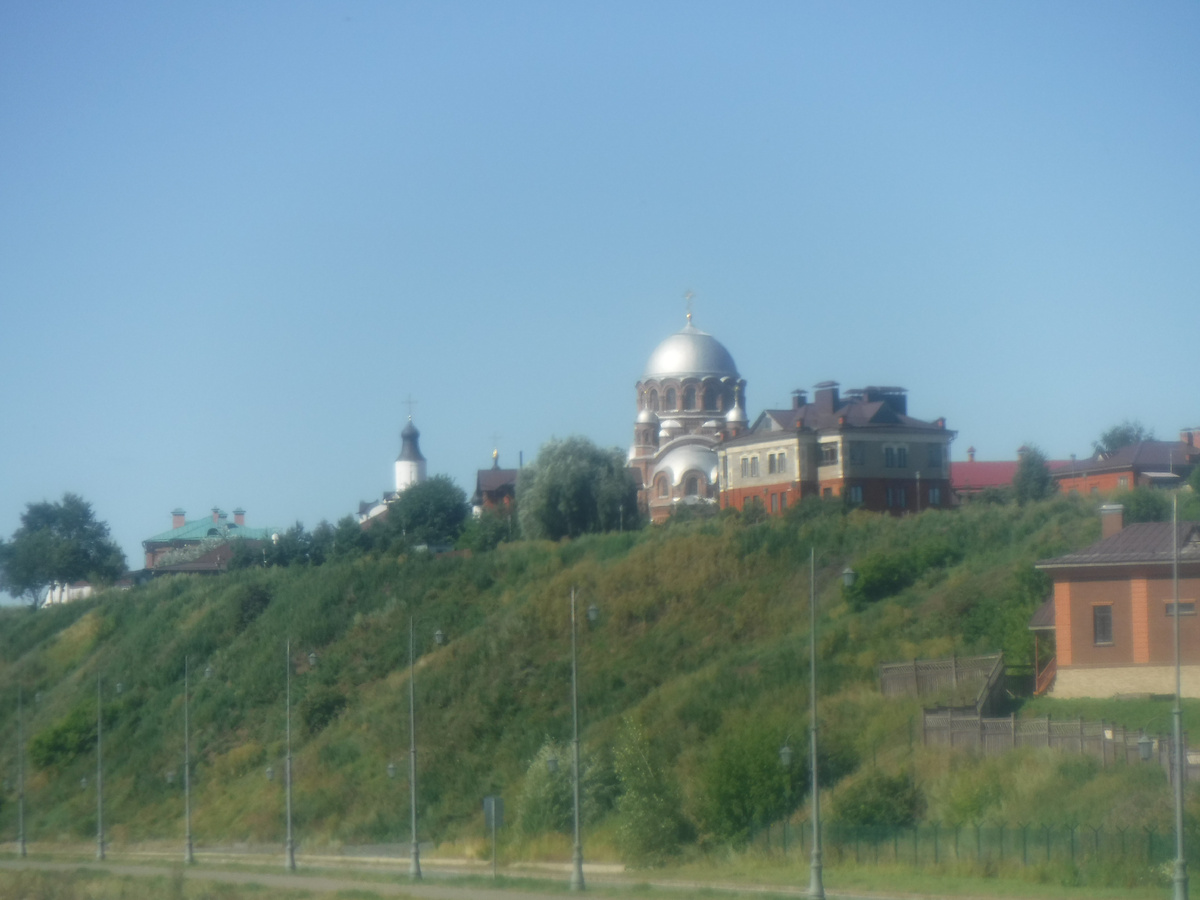 Видно два монастыря