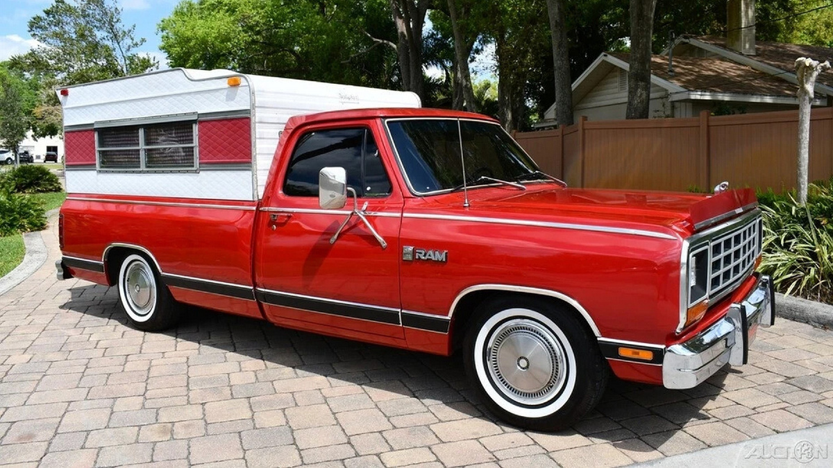 Dodge Ram 1500 1985 года