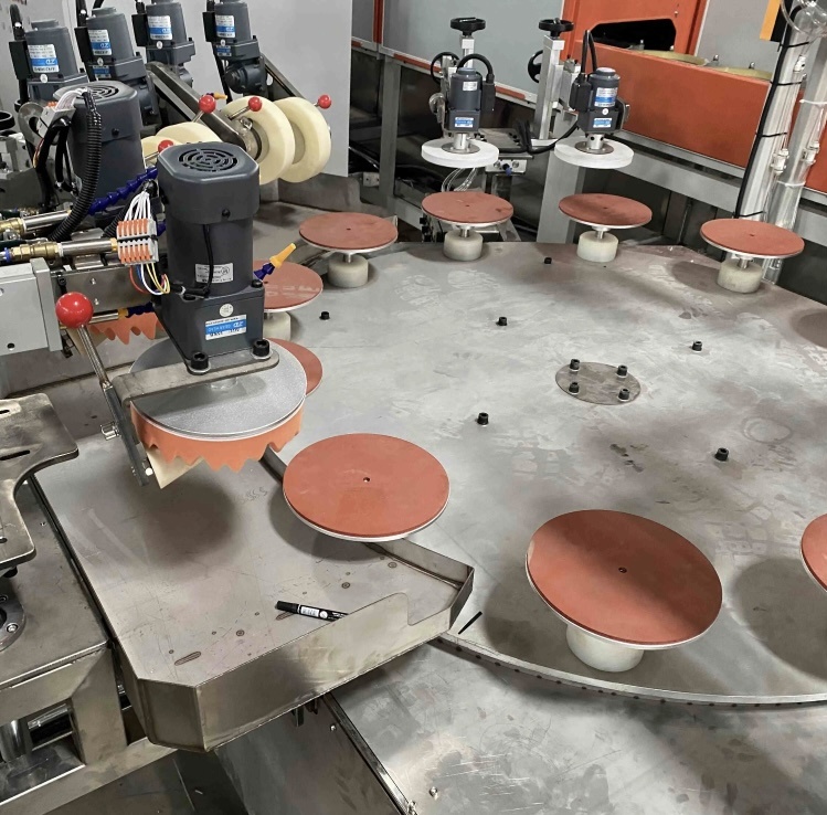 Фото с просторов интернета. Автоматическая линия для формовки керамики