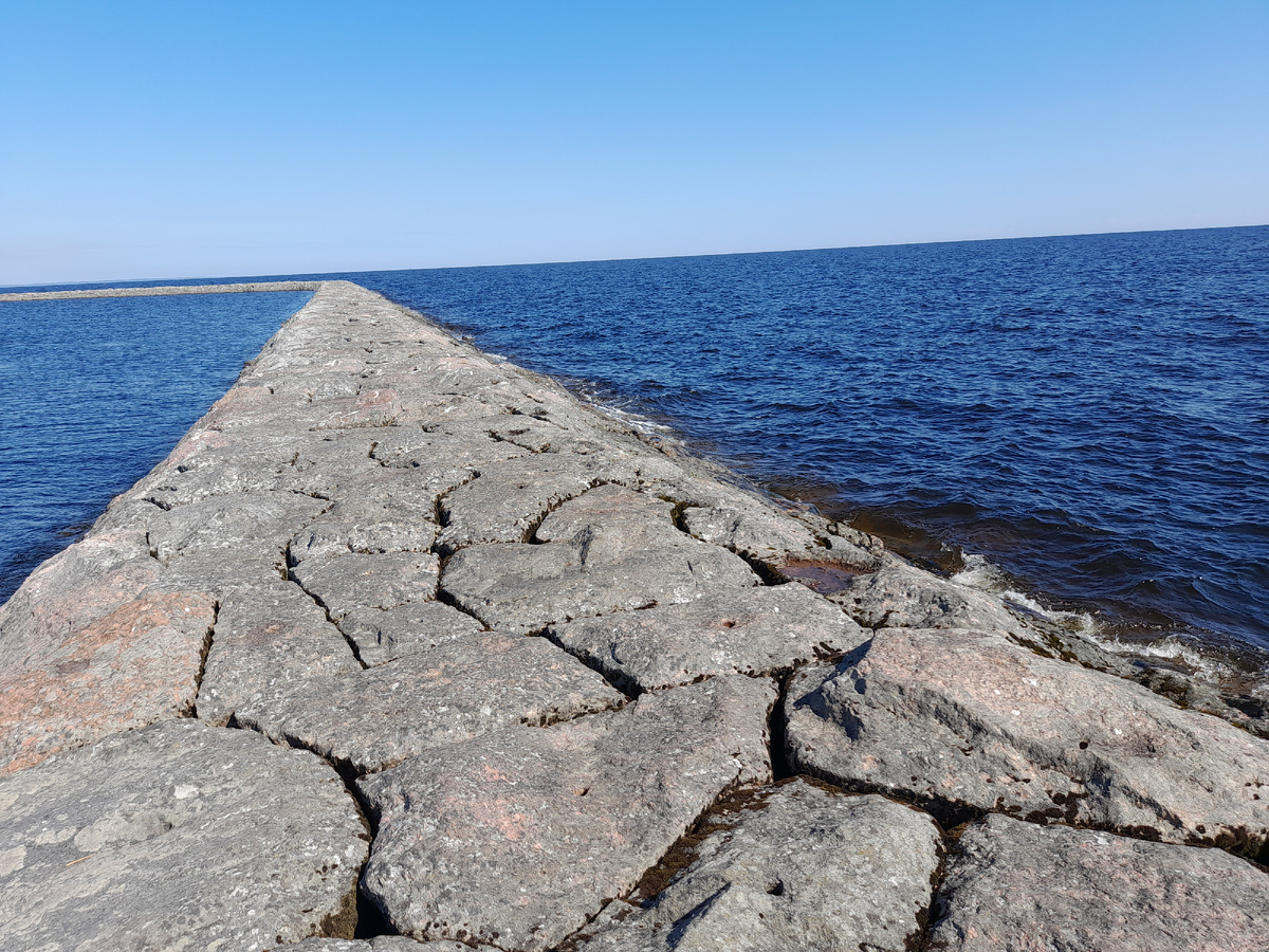 Старинная финская дамба на Ладоге. фото автора