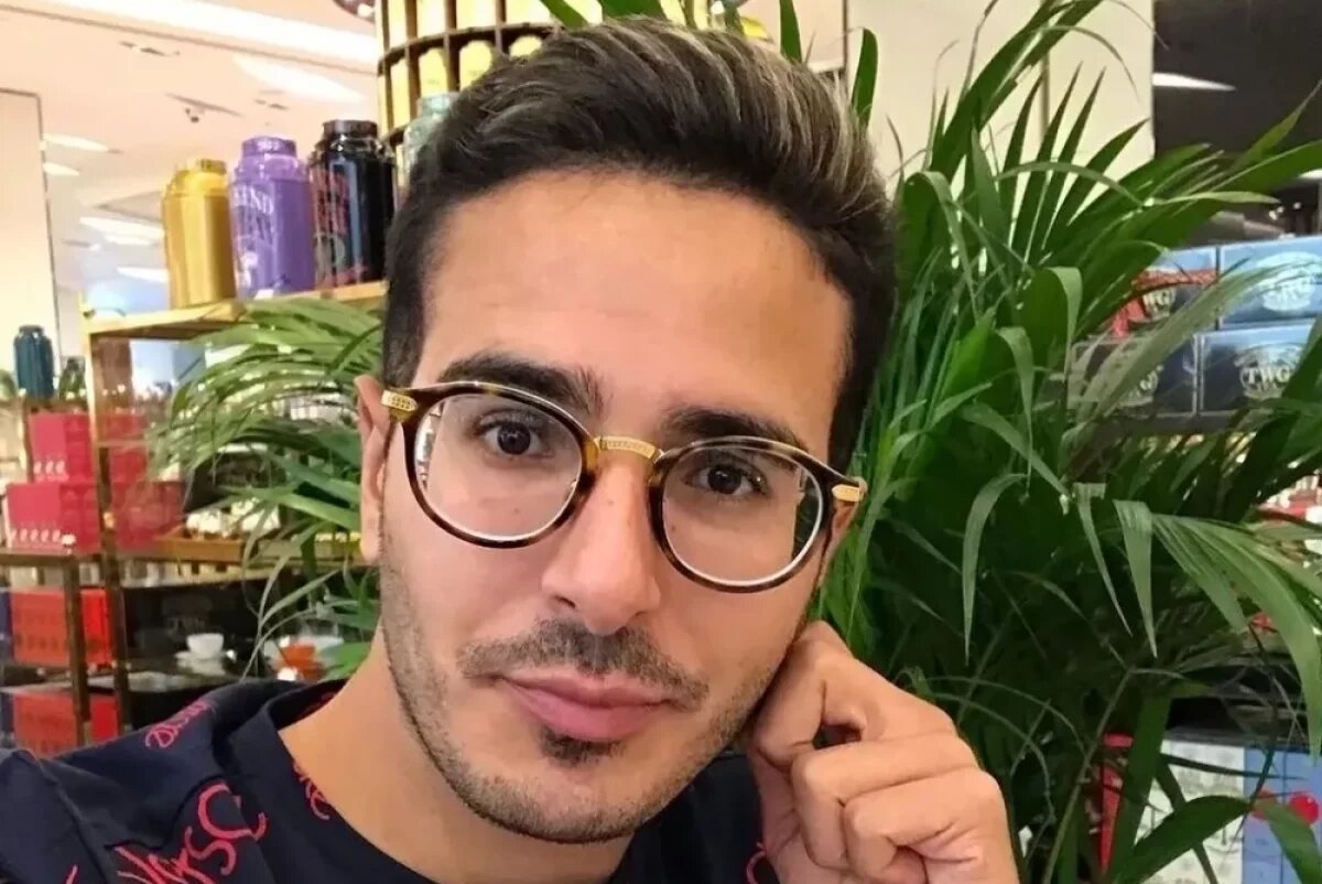    Леваева задержали в аэропорту Батуми при прохождении паспортного контроля.