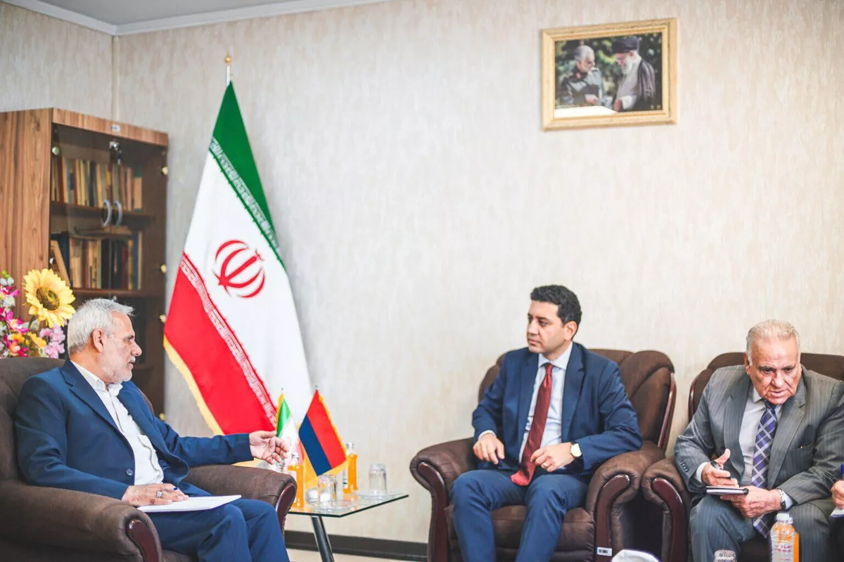 © Photo : press office of the Embassy of Armenia in Iran