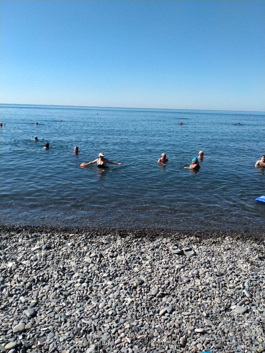 Это я с оранжевым нарукавники в руке